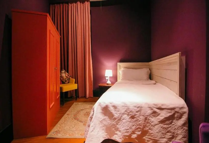 اتاق استاندارد سه نفره, Cathedral Boutique