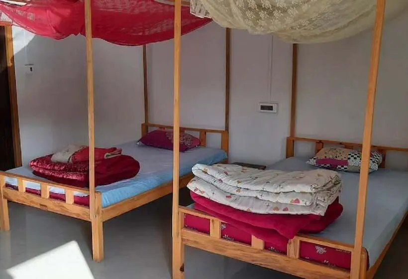 Deluxe Zimmer, Manipur House