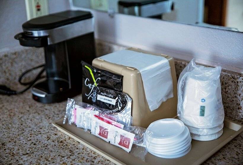 Номер Стандарт 2 Двуспальные Кровати, Super 8 By Wyndham Holbrook