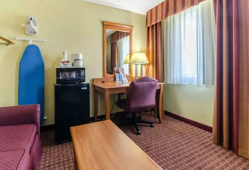 سوییت, Rodeway Inn & Suites Jacksonville Near Camp Lejeune
