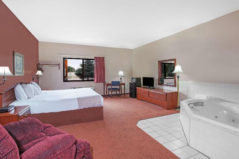 جناح سرير كينج, Super 8 By Wyndham Mason City