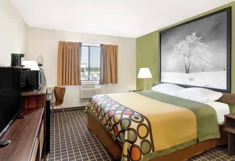 Standard-invahuone, Super 8 By Wyndham Norfolk