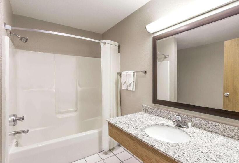 חדר סטנדרט, Super 8 By Wyndham Plymouth