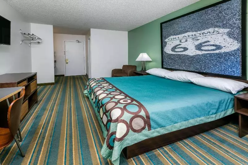 キングサイズベッドのスタンダードルーム, Super 8 By Wyndham Sapulpa/tulsa Area