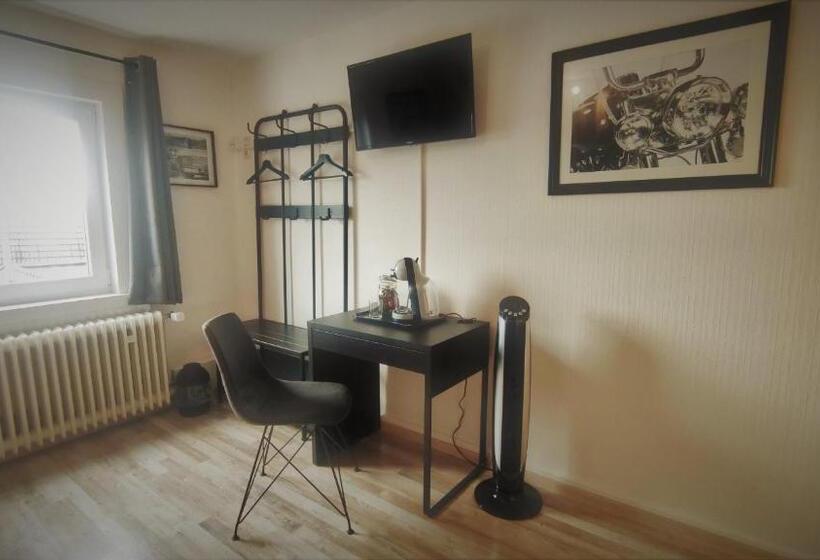 Номер Deluxe, Roastineer