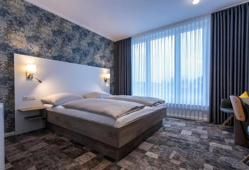 スーペリアールーム, Stadthotel Lohne, Self Check In, Mit Bäckerei Und Cafe