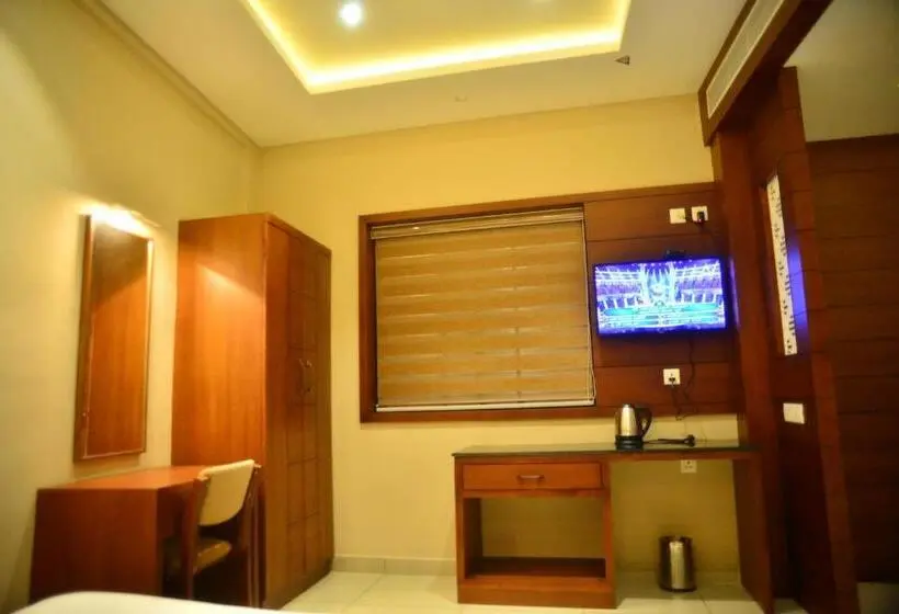 Suite, Priya
