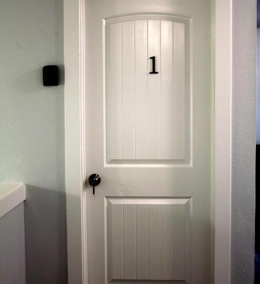 Standard Quadruple Room, Rainier Guesthouse
