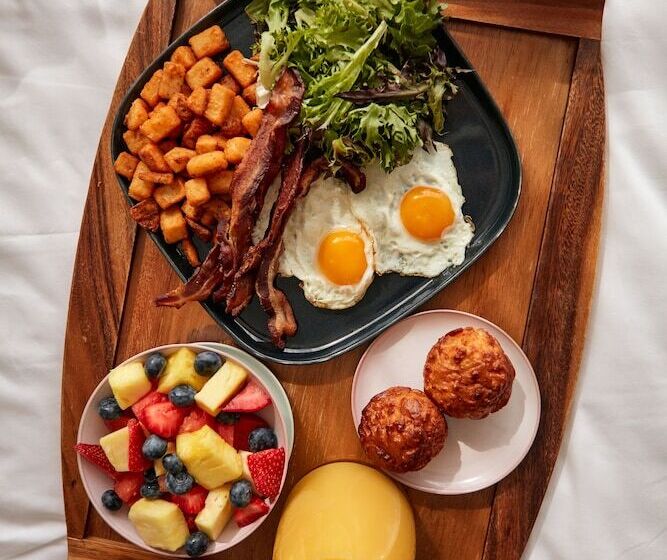 Люкс, Virgin Hotels Nashville