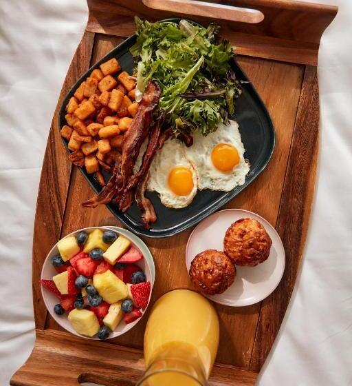 Люкс Кровать Кинг, Virgin Hotels Nashville