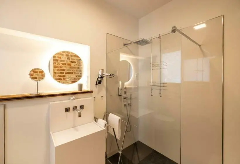 Standard Yhden Hengen Huone, Wyndberg