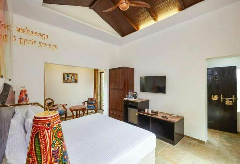 小室, Serendipity Lakes And Resorts