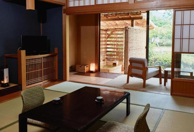Люкс, Takamiya Ryokan Sagiya Sansorai