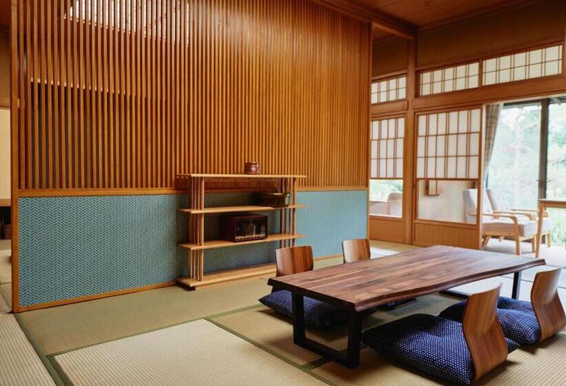 Полулюкс, Takamiya Ryokan Sagiya Sansorai
