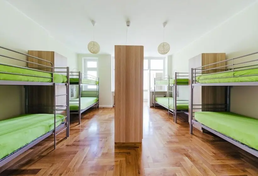 ルームシェアのワンベッド, Wandery Hostel Dessau