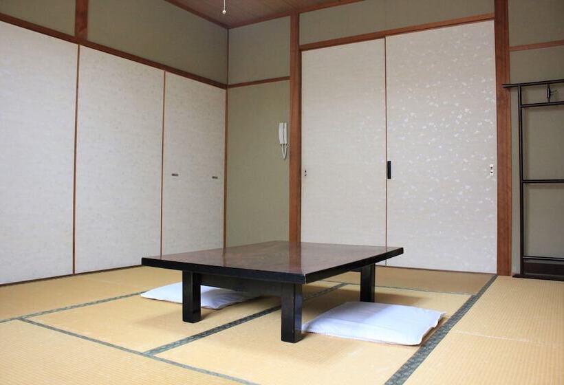 غرفة عائلية, Komuroya Ryokan