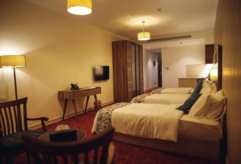 اتاق لوکس سه تخته, Yaldiz Palace