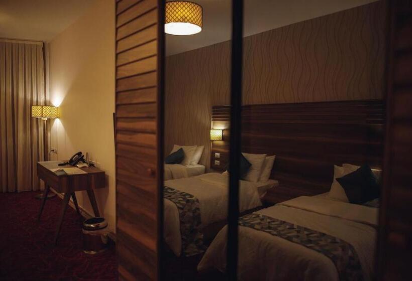 اتاق لوکس چهار تخته, Yaldiz Palace