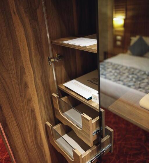 اتاق لوکس چهار تخته, Yaldiz Palace