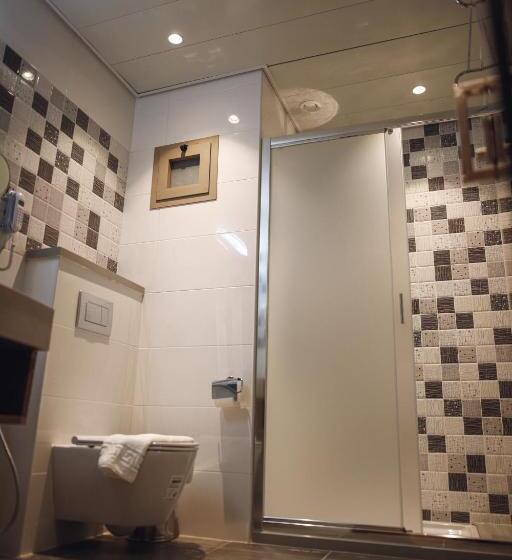 سوییت جونیور, Yaldiz Palace