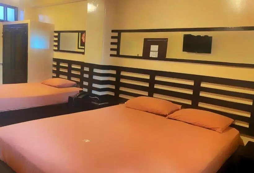 スタンダードトリプルルーム, Hostal Montesa