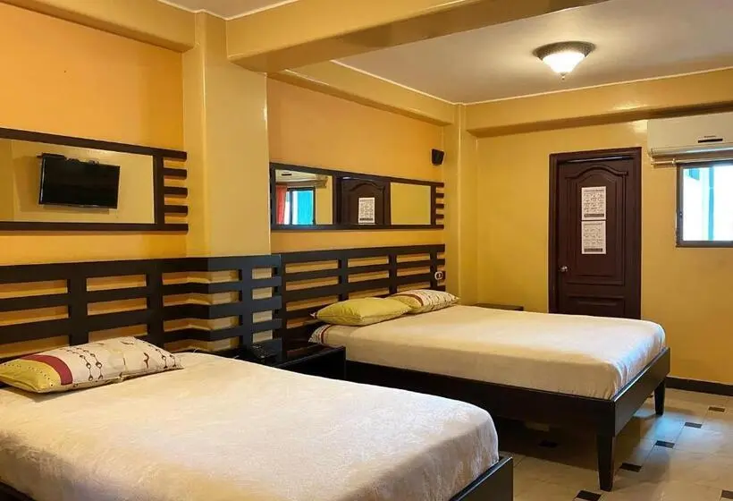 スタンダードトリプルルーム, Hostal Montesa
