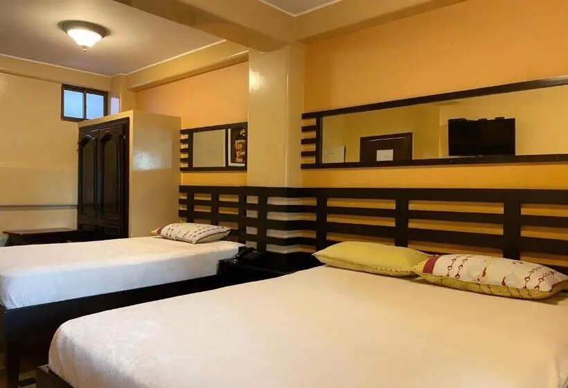 スタンダードトリプルルーム, Hostal Montesa