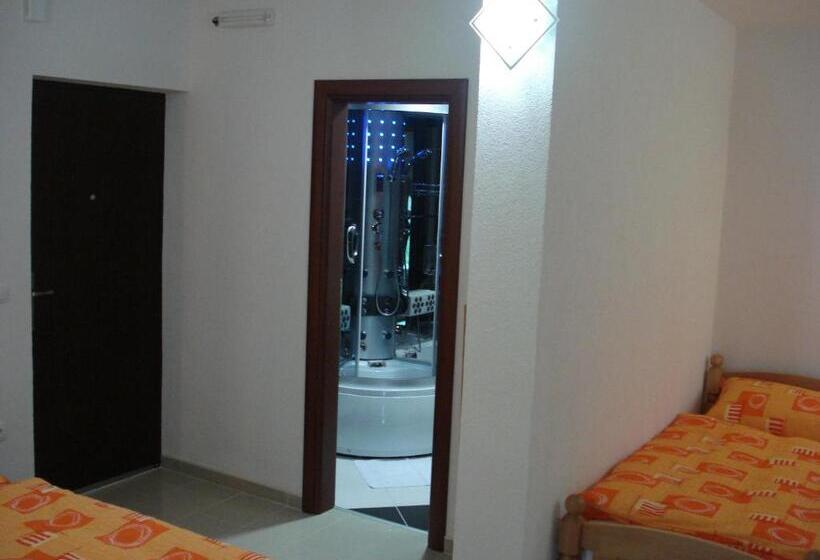 اتاق کلاسیک چهارنفره, Villa Vežić