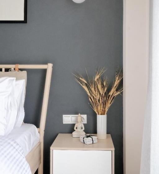 شقة غرفة واحدة, Odyssey Residence