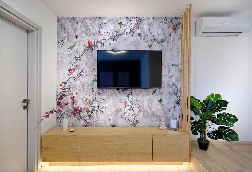 غرفة قياسية, Odyssey Residence