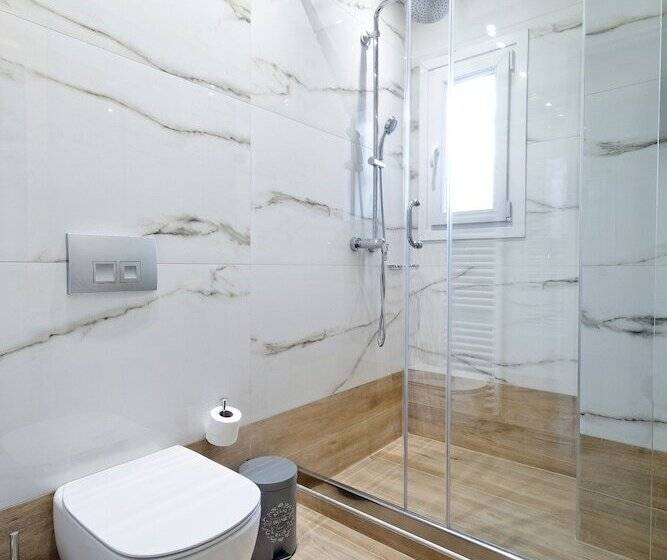 شقة غرفة واحدة, Odyssey Residence