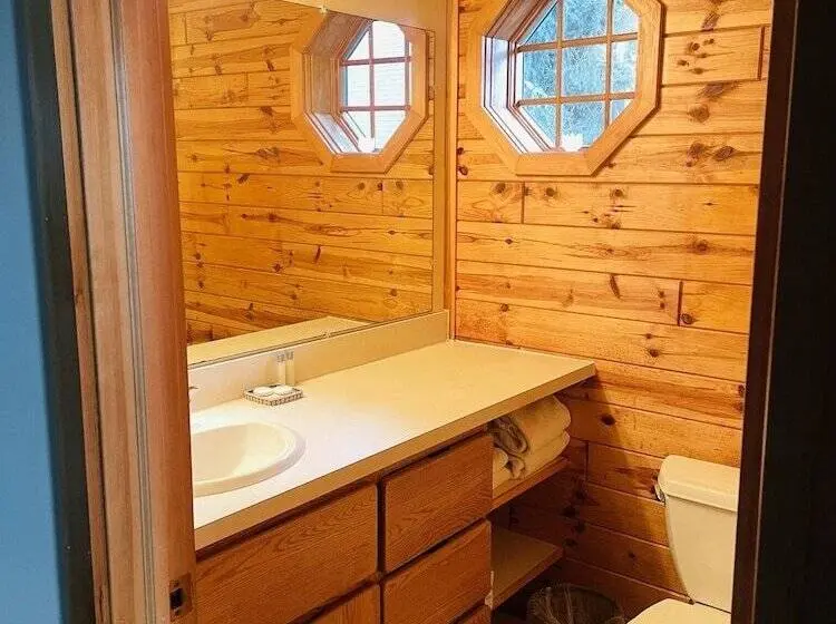 キャビン, Drummond Island Resort & Conference Center