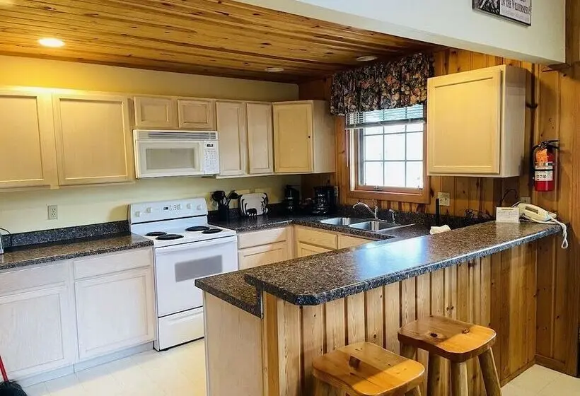 キャビン, Drummond Island Resort & Conference Center