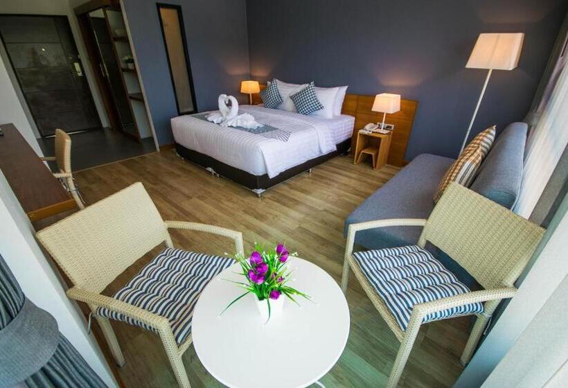 Полулюкс, Comet Hotel Surat Thani