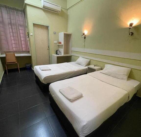 اتاق لوکس, Alia Express Green Mango, Kota Bharu