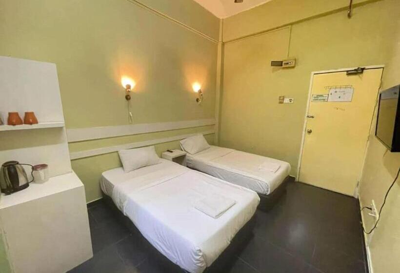 اتاق لوکس, Alia Express Green Mango, Kota Bharu