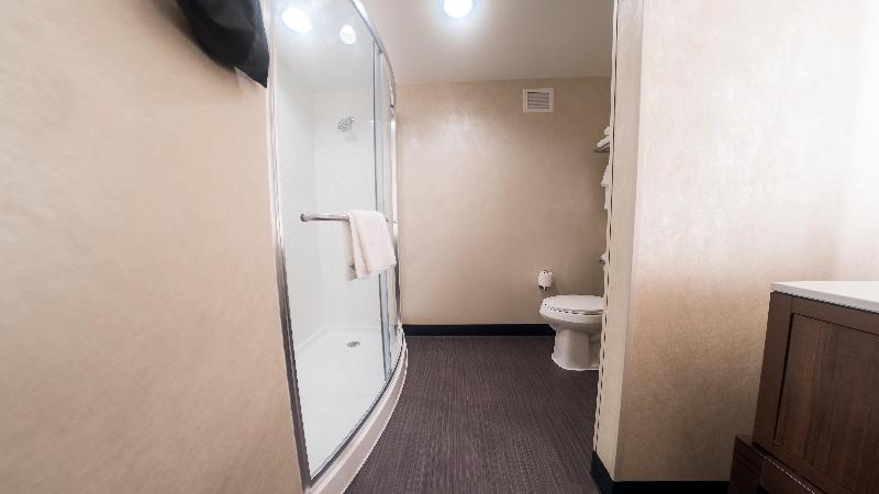 Люкс Кровать Кинг, Holiday Inn & Suites Philadelphia W   Drexel Hill, An Ihg