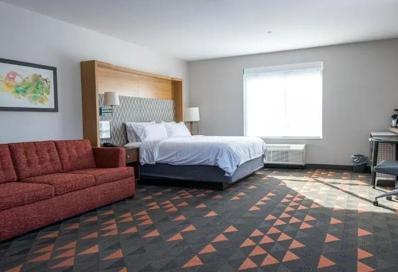 キングサイズベッドのスタンダードルーム, Holiday Inn & Suites Philadelphia W   Drexel Hill, An Ihg
