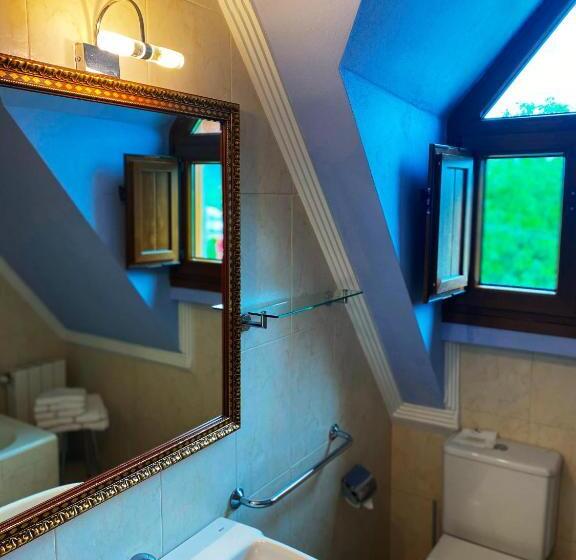 디럭스 룸, La Llosa De Sámano