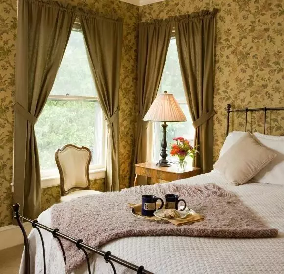 クイーンサイズベッドのスタンダードルーム, Swift House Inn
