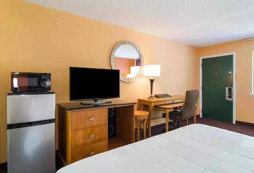キングサイズベッドのスタンダードルーム, Americas Best Value Inn Darien