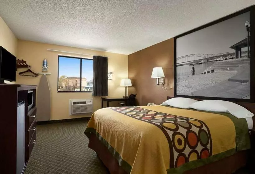 اتاق استاندارد با تخت بزرگ, Super 8 By Wyndham Cedar Rapids
