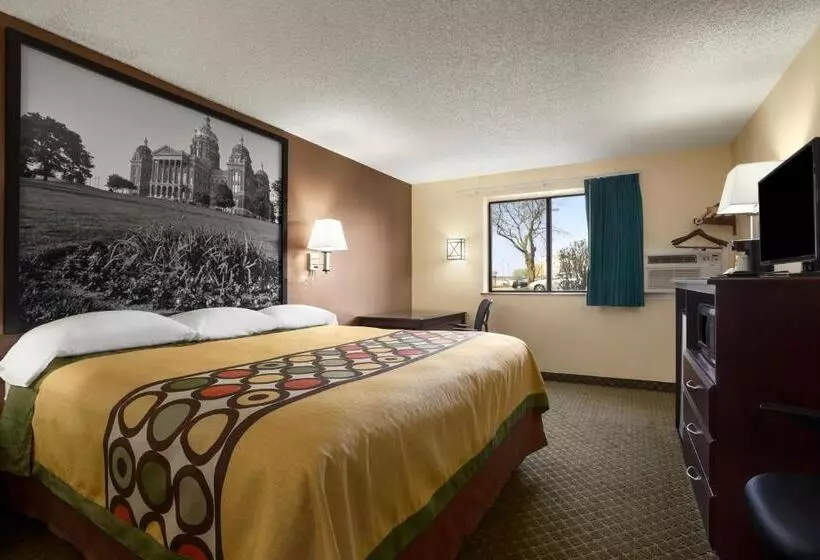 Deluxe Suite King Bed, Super 8 By Wyndham Cedar Rapids