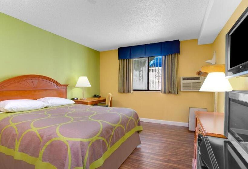 חדר סטנדרט מותאם לאדם עם מוגבלויות, Super 8 Gainesville I 75 Hospital University Area
