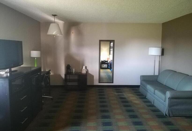 キングサイズベッドのデラックススイート, Super 8 By Wyndham Keokuk