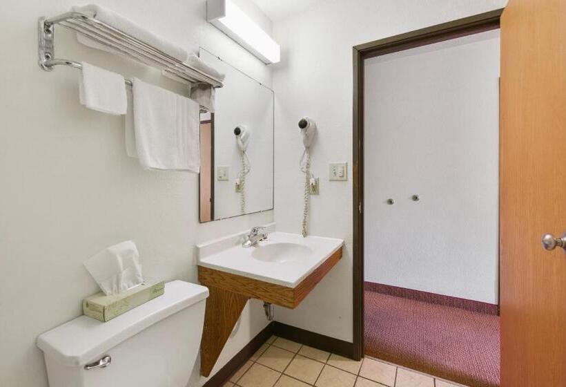 اتاق استاندارد با تخت بزرگ, Super 8 By Wyndham Portage