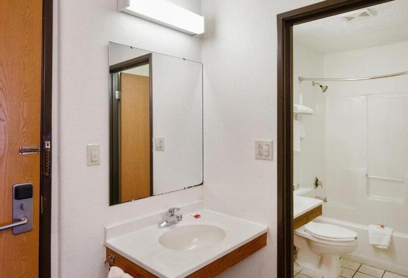 اتاق استاندارد با 2 تخت دوبل, Super 8 By Wyndham Portage