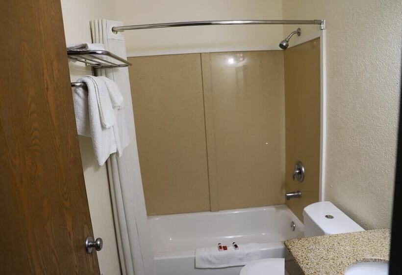 غرفه قياسيه سريرين مزدوجين, Super 8 By Wyndham Richmond Airport Va