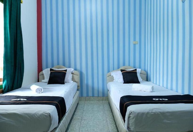 חדר דלוקס, Esbe Hotel Syariah By Oyo Rooms