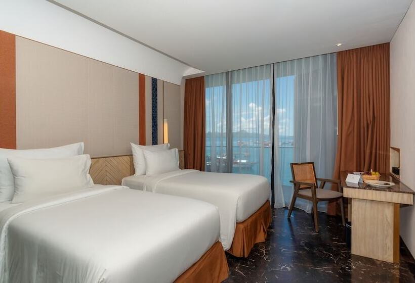 غرفة قياسية مطلّة علي البحر, Meruorah Komodo Labuan Bajo